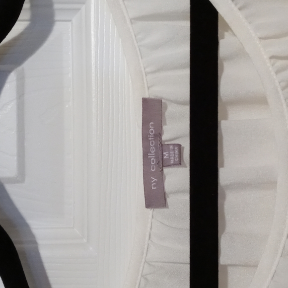 White pink and black short sleeve top - Picture 2 of 6